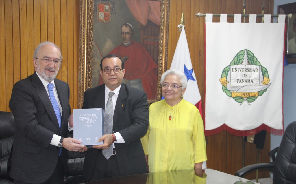 DIRECTOR DE LA REAL ACADEMIA ESPAÑOLA Y PRESIDENTE DE LA ASOCIACIÓN DE ACADEMIAS DE LA LENGUA ESPAÑOLA VISITA LA UNIVERSIDAD DE&nbsp;PANAMÁ