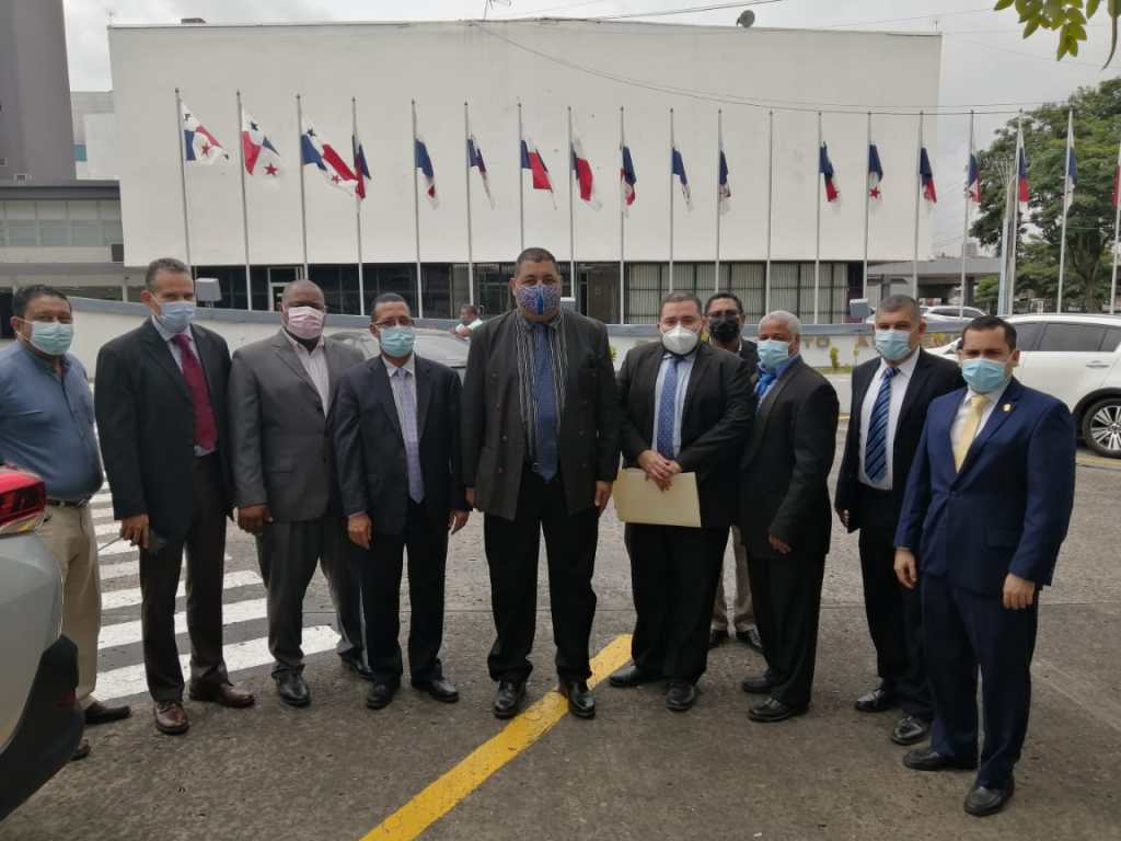 HISTORIADORES DE LA UNIVERSIDAD DE PANAMÁ PRESENTAN ANTEPROYECTO DE LEY QUE REGULA LA&nbsp;PROFESIÓN