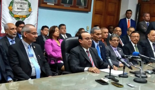 AUTORIDADES UNIVERSITARIAS Y ESPECIALISTA EN LA SALUD RECHAZAN MODIFICACIÓN DEL RÉGIMEN DE CERTIFICACIÓN Y&nbsp;RECERTIFICACIÓN