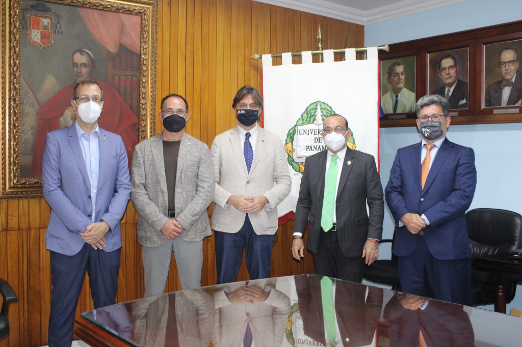 AUTORIDADES DE UNIVERSIDADES ESPAÑOLAS VISITAN LA UNIVERSIDAD DE&nbsp;PANAMÁ