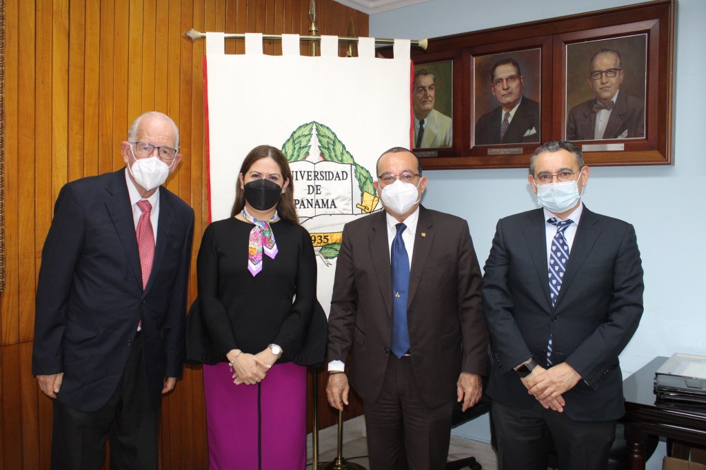 REPRESENTANTE DE LA UNIVERSITÄT OSNABRÜCK DE ALEMANIA, VISITA&nbsp;RECTORIA.