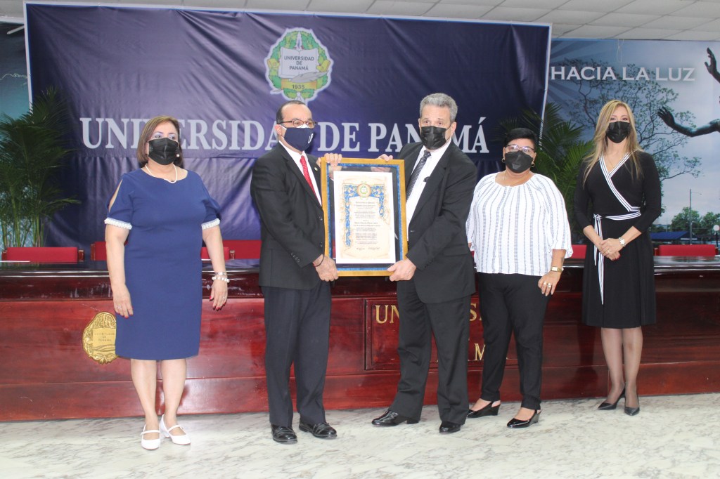 AUTORIDADES ELECTAS DE LA UNIVERSIDAD DE PANAMÁ, RECIBEN CREDENCIALES PARA EL PERIODO&nbsp;2021-2026