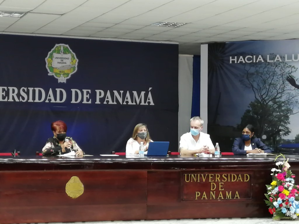 ESCUELA DE TRABAJO SOCIAL CELEBRA SUS 75 AÑOS CON UNA JORNADA&nbsp;ACADÉMICA