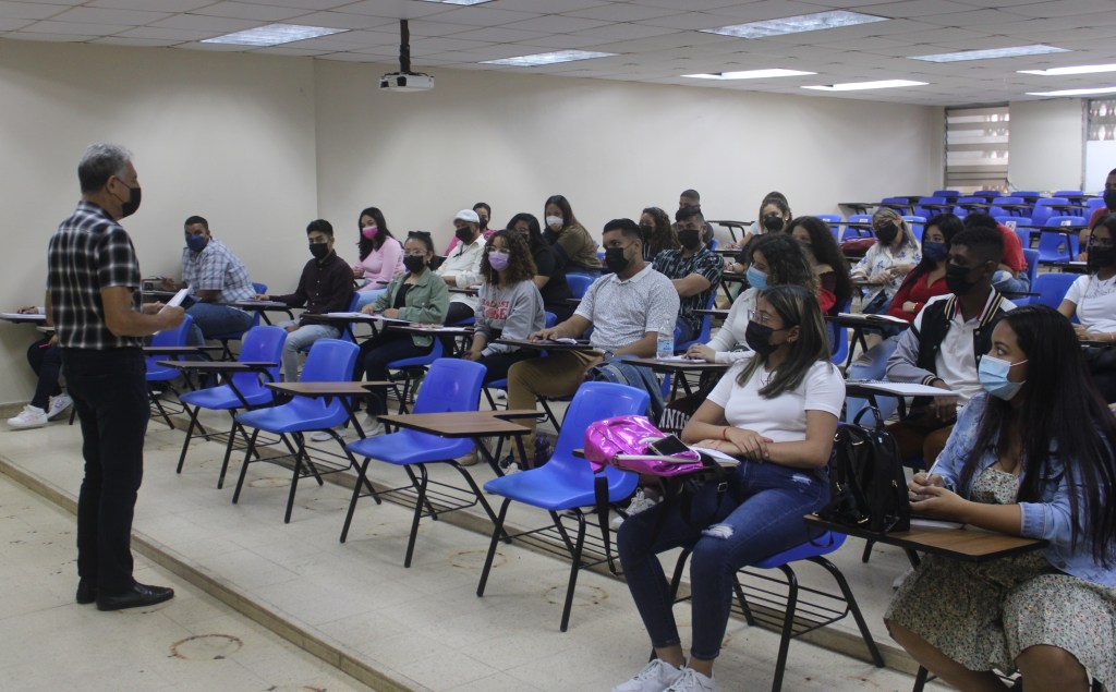 LA JUVENTUD ESTUDIOSA RETORNA Y DA VIDA A LA&nbsp;UNIVERSIDAD