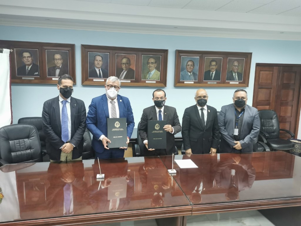 FIRMA DE CONVENIO ENTRE LA UP Y LA UNIVERSIDAD DE EXTREMADURA&nbsp;(UEX)