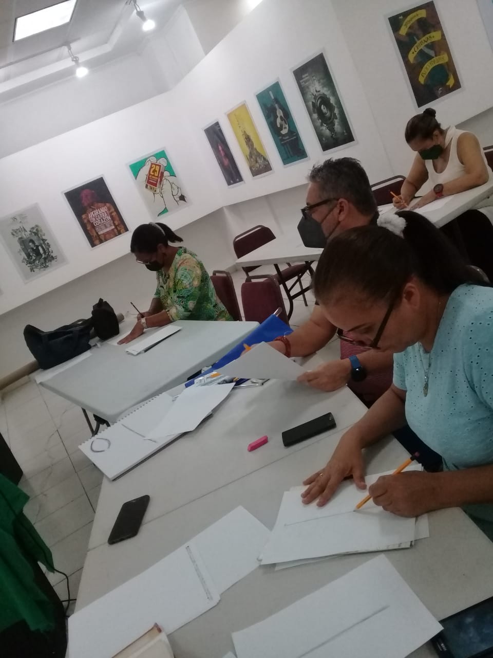 TALLER DE DIBUJO EN GALERÍA DE ARTE MANUEL E.&nbsp;AMADOR
