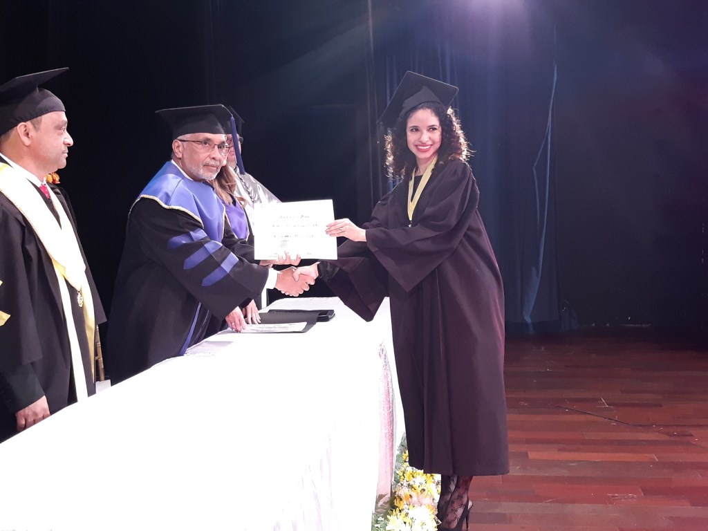 FACULTAD DE ARQUITECTURA Y DISEÑO ENTREGA AL PAÍS SETENTA Y TRES NUEVOS PROFESIONALES