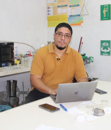 Docente Eufemio Moreno es premiado por la Young Scientist Award&nbsp;2022