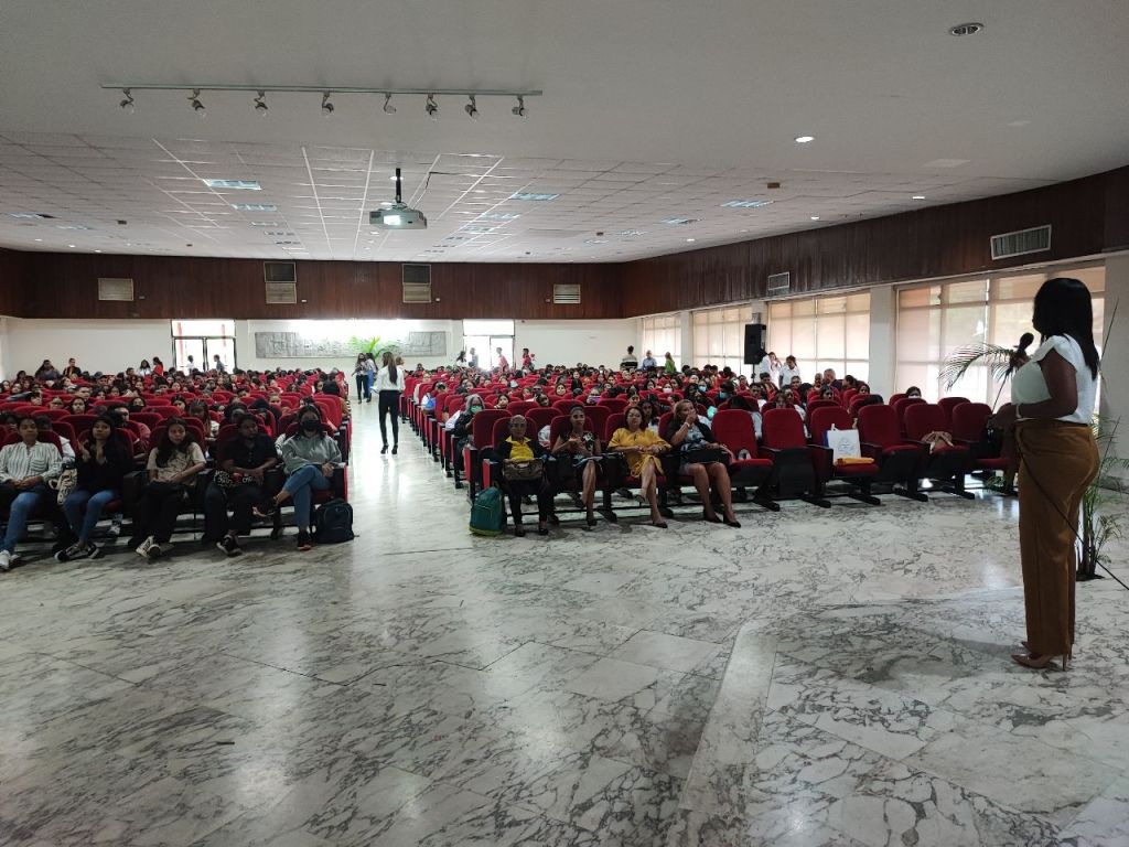 Inducción a la Vida Universitaria reciben estudiantes de la Facultad de&nbsp;Administración