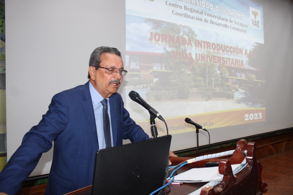 Mil 200 estudiantes de primer año que ingresarán al CRUV reciben inducción a la vida&nbsp;universitaria