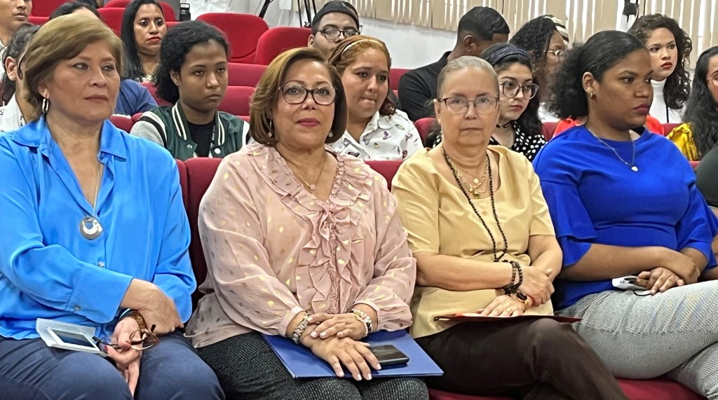 Dialogan sobre el “Liderazgo de la mujer en el siglo&nbsp;XXI”