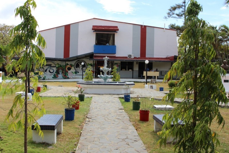 CRU de Coclé amplía oferta académica de sus maestrías y&nbsp;postgrados