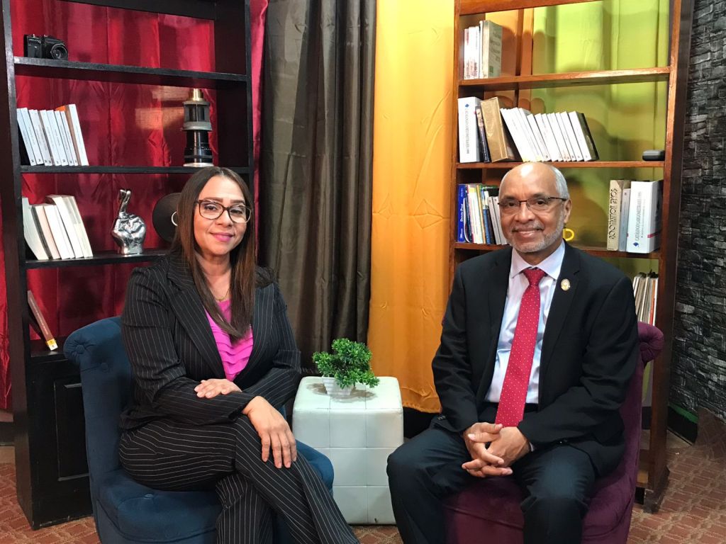 Universidad de Panamá desarrolla concurso de banco de datos y digitalización para&nbsp;profesores