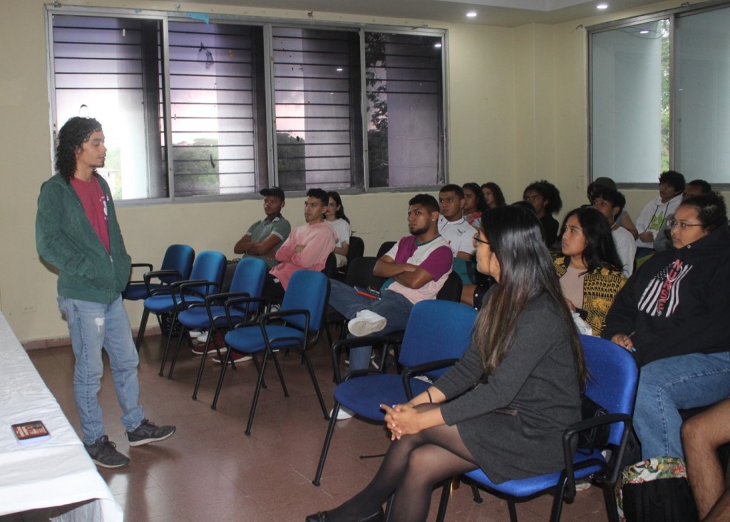 Director de cine imparte charla en la facultad de comunicación&nbsp;Social