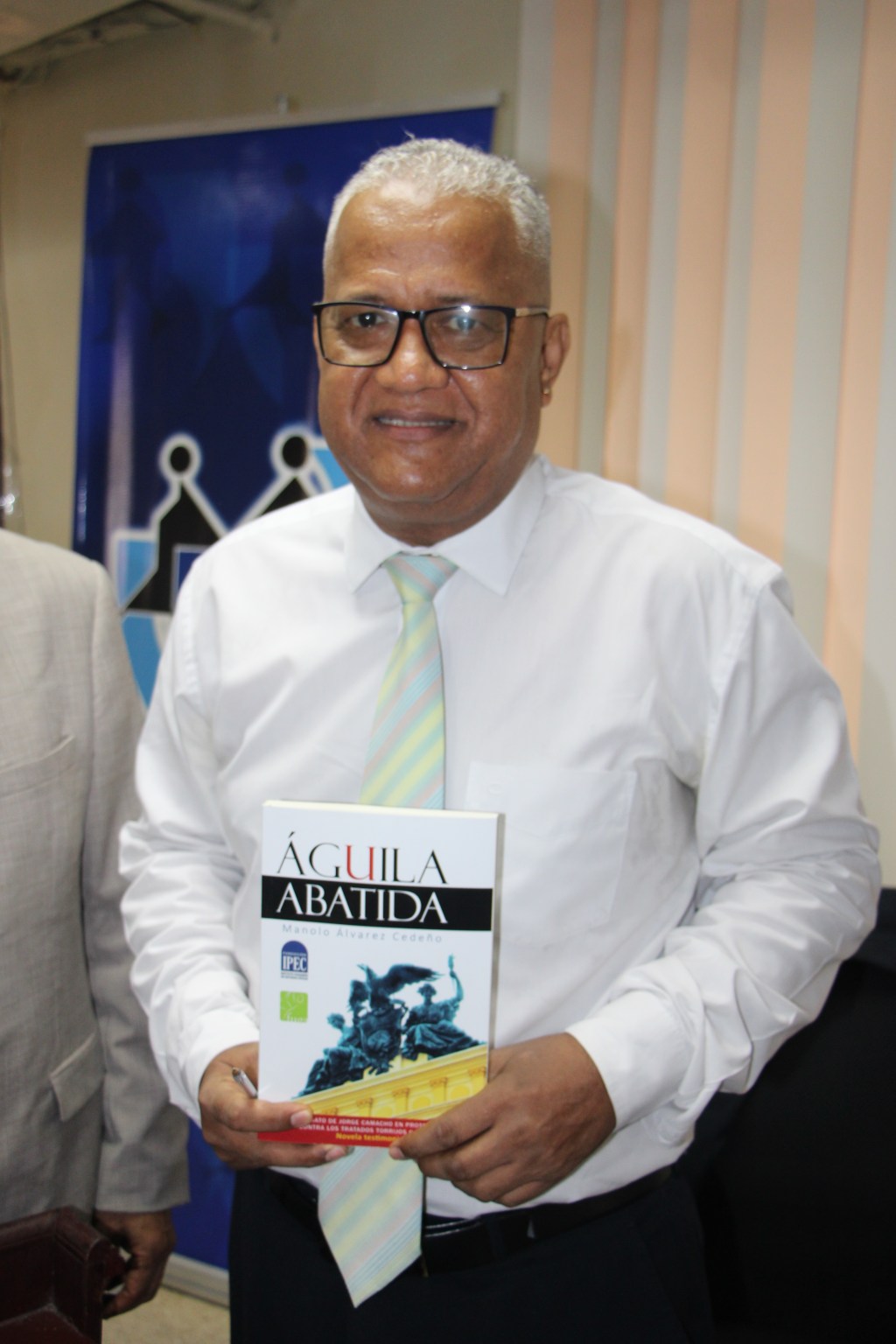 Manolo Álvarez Cedeño expone hecho histórico en su obra “Águila&nbsp;Abatida”.