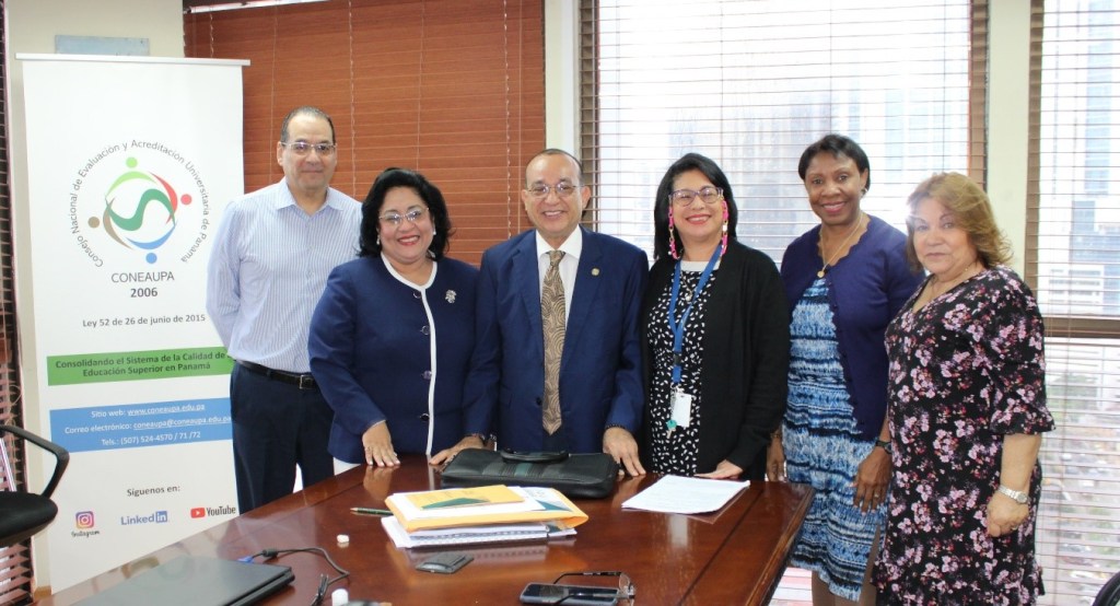 Facultad de Psicología entrega Informe Final de autoevaluación con fines de reacreditación de la Licenciatura en&nbsp;Psicología