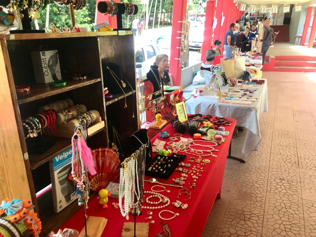 Apertura del Bazar de Emprendimiento, Artículos y Comida Caribeña por CIDETE en la Universidad de&nbsp;Panamá