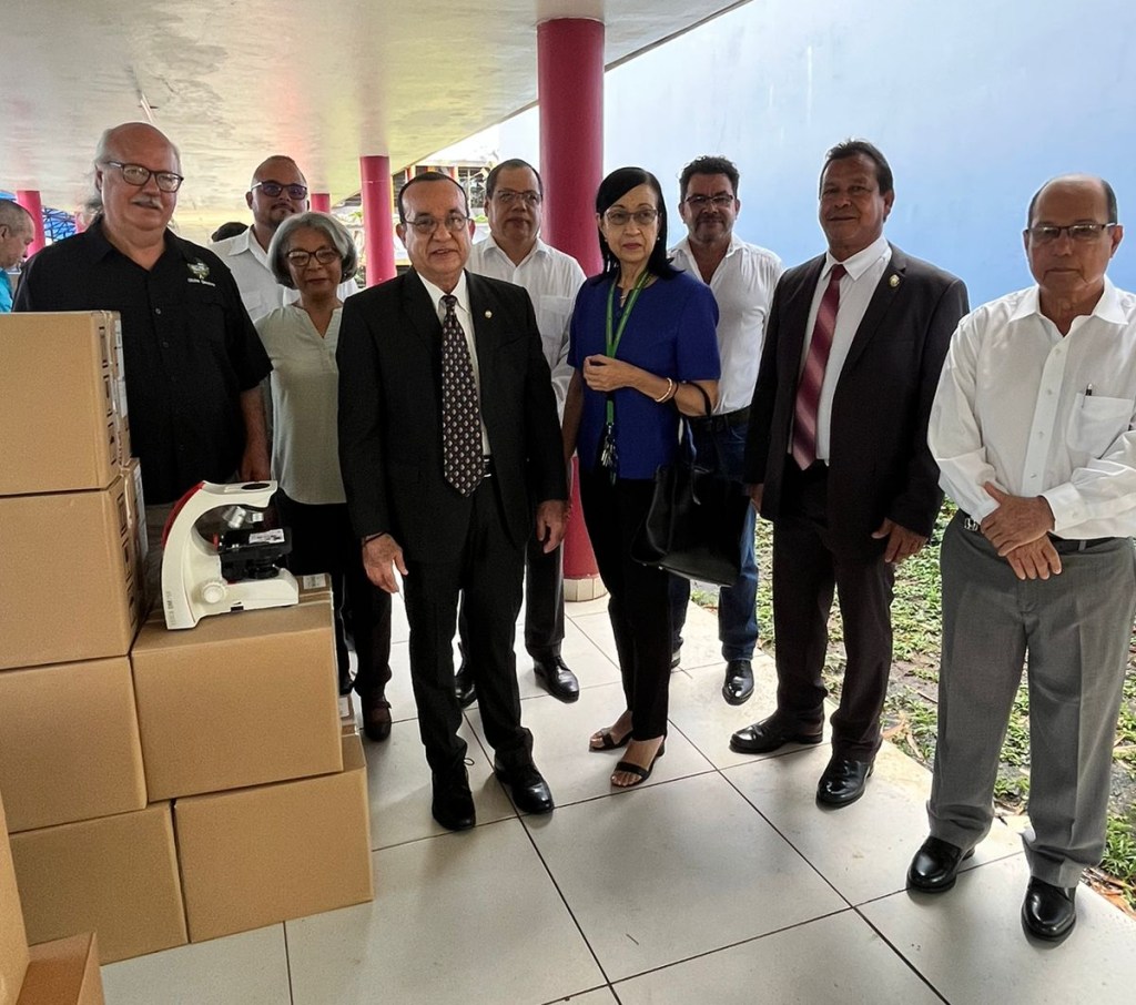 FACINET recibe 197 microscopios para ampliar capacidades de&nbsp;investigación