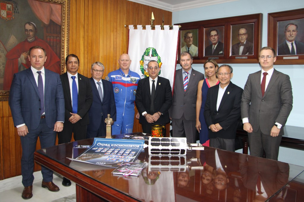 Embajador Ruso y Cosmonauta visitan a Rector de la Universidad de Panamá para Fomentar la Cooperación&nbsp;Espacial