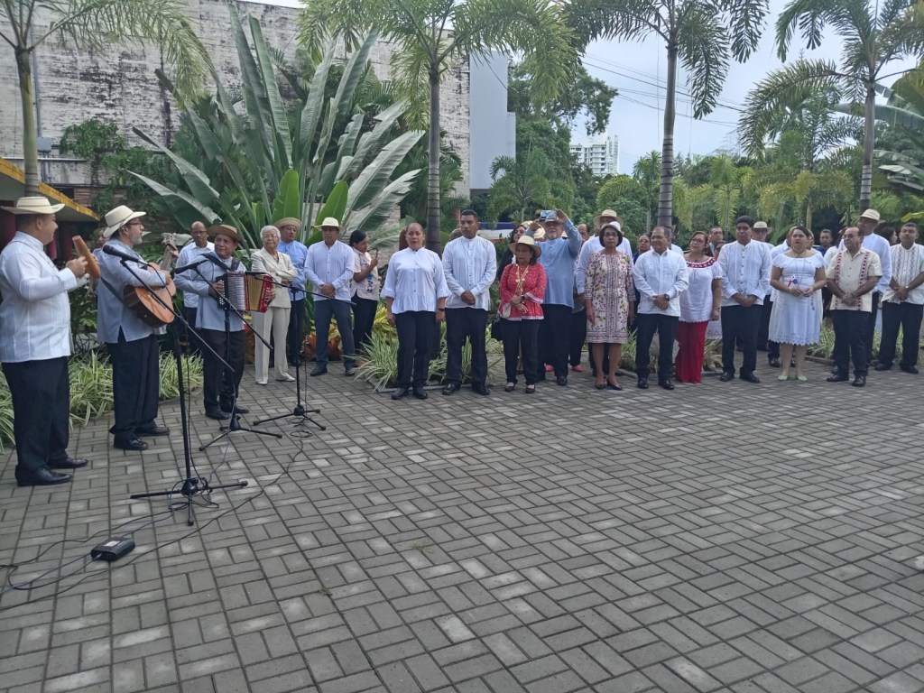 Universidad de Panamá rinde honores a la Patria en sus 120 años como&nbsp;República