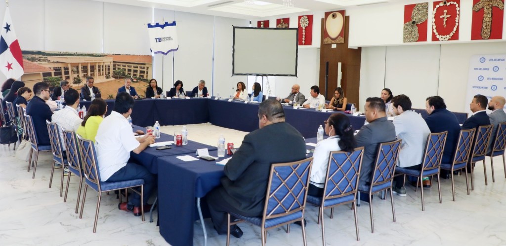Universidad de Panamá participa en reunión de coordinación con el Tribunal Electoral para debates&nbsp;presidenciales