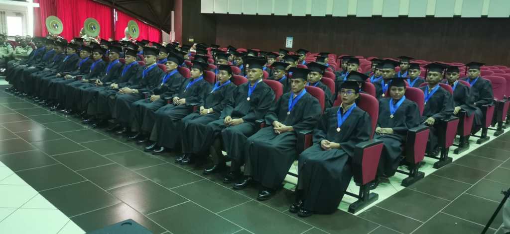 Universidad de Panamá otorga títulos a 78 agentes del&nbsp;SENAFRONT