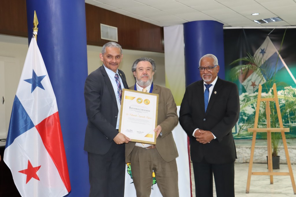 Universidad de Panamá destaca la excelencia científica en su VI Pasarela de&nbsp;Publicaciones