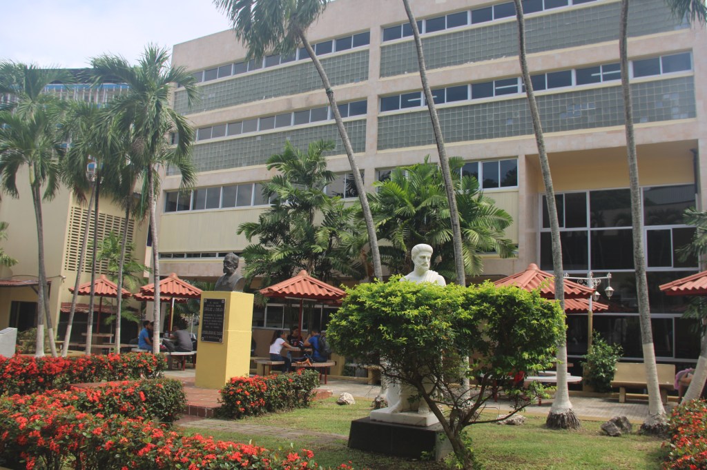 Facultad de Medicina cuenta con cinco centros de investigación&nbsp;científica