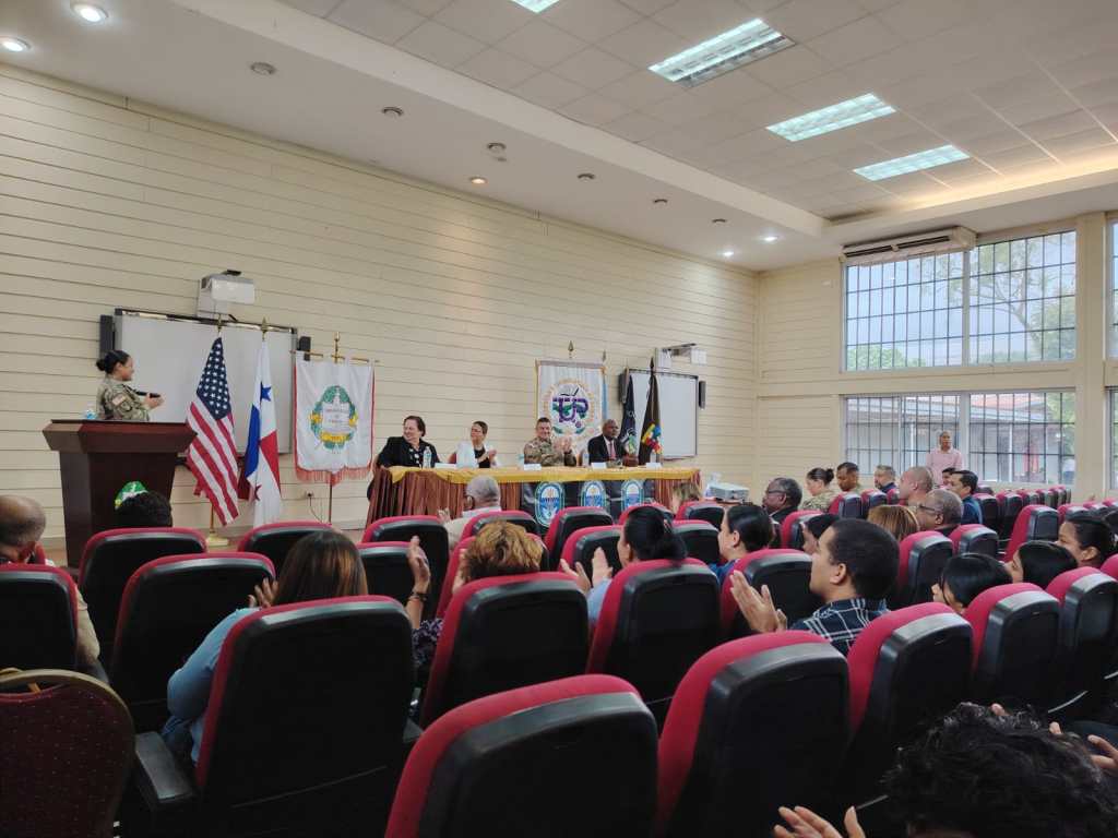 Embajadora de EE.UU. inaugura seminario sobre Mujer, Paz y Seguridad en el CRU de&nbsp;Colón