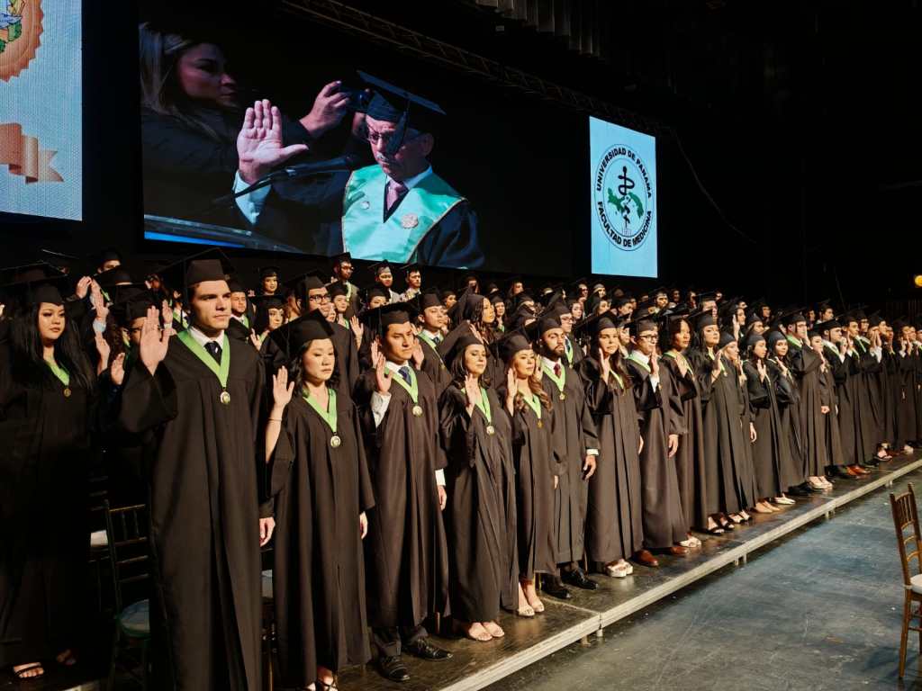 Egresados de Medicina de la Universidad de Panamá se destacan en examen de&nbsp;certificación