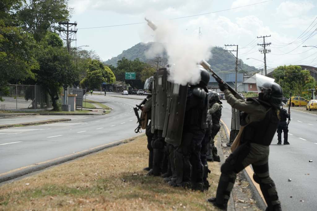Comunidad universitaria condena asedio de la Fuerza Pública al campus Octavio Méndez&nbsp;Pereira