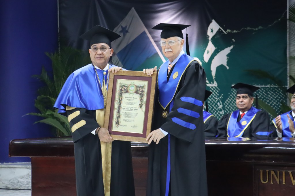 La conciencia crítica de la Nación: Universidad de Panamá otorga Doctor Honoris Causa al maestro Juan&nbsp;Jované