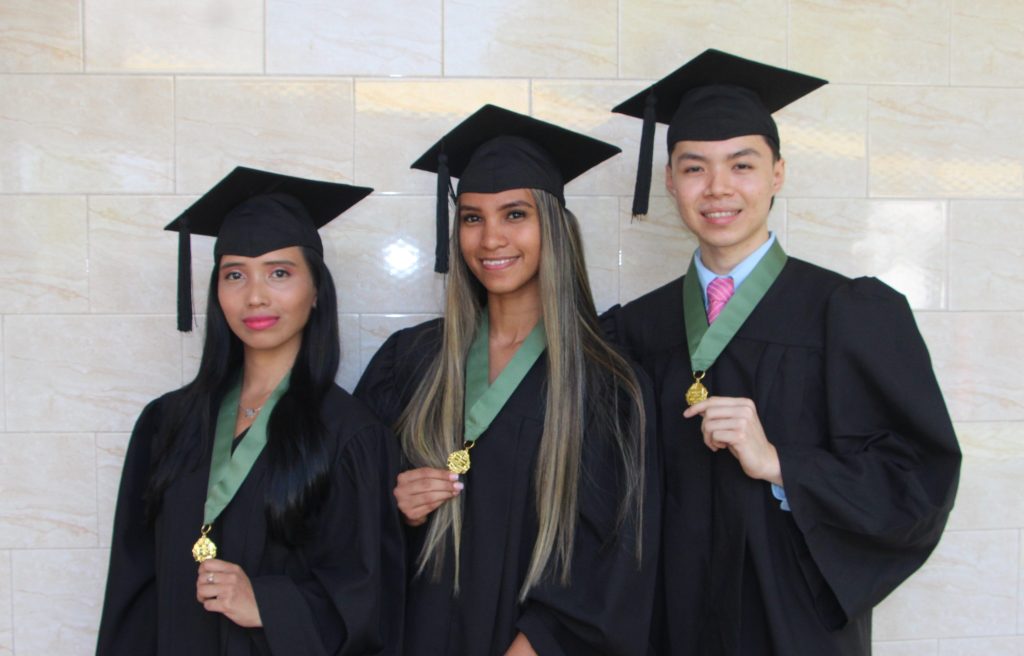 Universidad de Panamá gradúa a 63 profesionales farmacéuticos que reforzarán el avance científico y humanitario del&nbsp;país