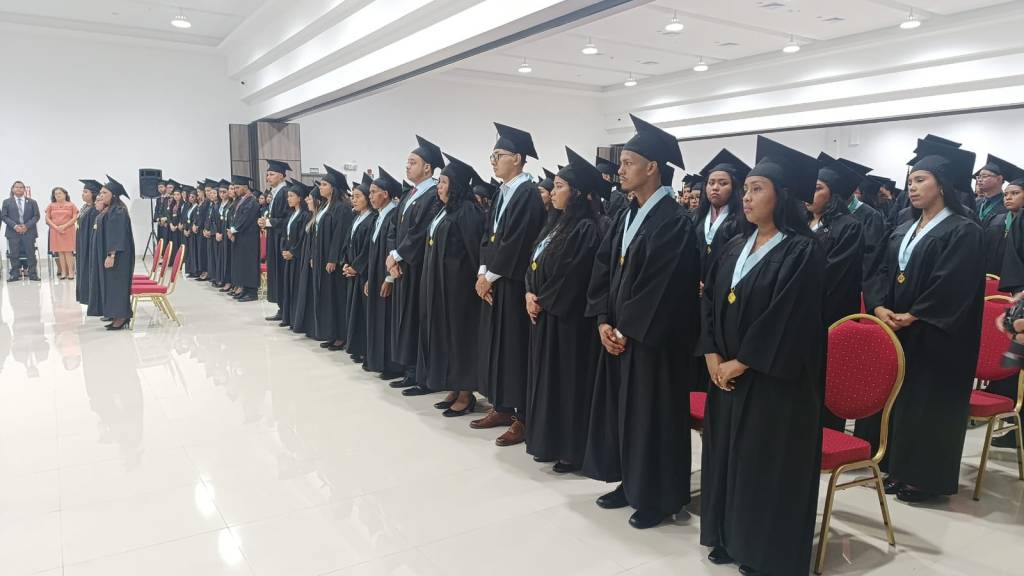 Universidad de Panamá gradúa a 461 nuevos profesionales en el Centro Regional Universitario de&nbsp;Coclé