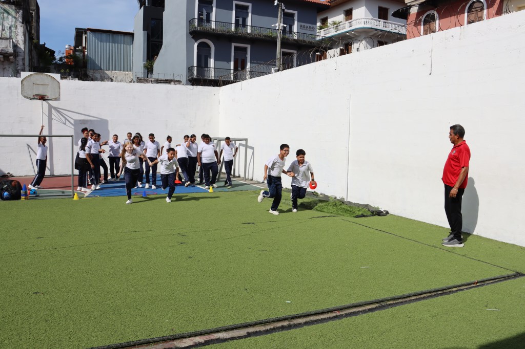 Valores en Juego: Universidad de Panamá forma a niños del Casco Antiguo a través del deporte y la&nbsp;solidaridad