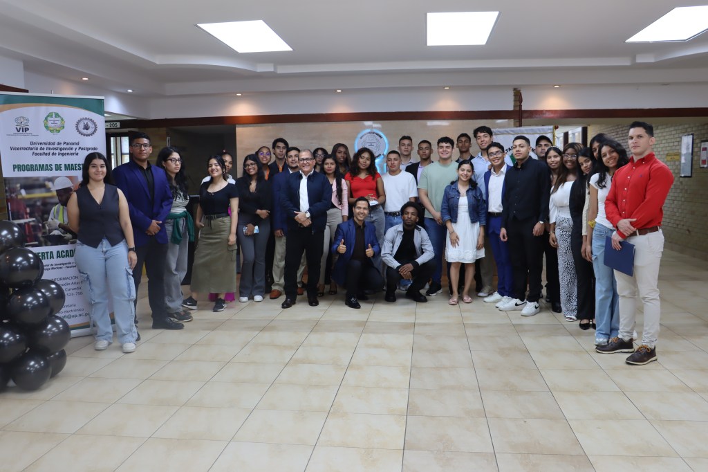 Estudiantes de Hidrología Elaboran Yogur y Queso Artesanal en Feria de Química&nbsp;Aplicada