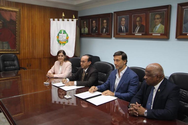 Universidad de Panamá impulsa capacitación internacional en ciencias pecuarias con empresa&nbsp;Biofarma