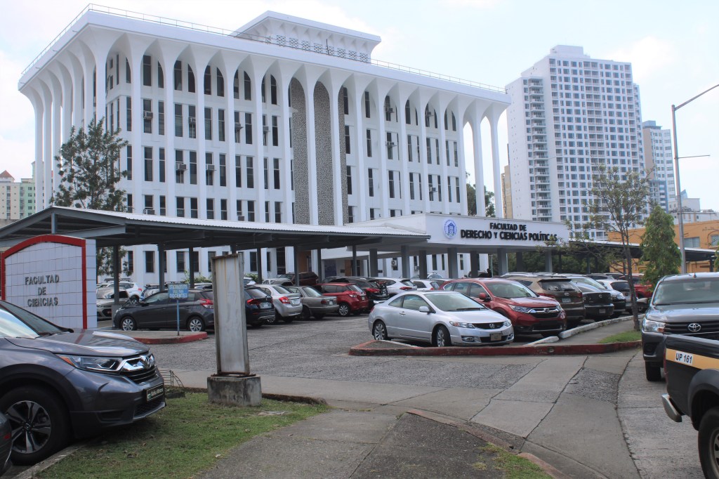 El costo de estudiar una carrera&nbsp;universitaria