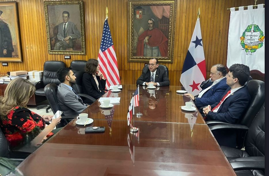 Universidad de Panamá fortalece lazos de cooperación con la Embajada de los Estados&nbsp;Unidos