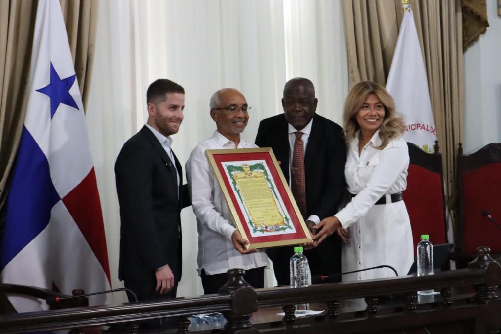 Consejo Municipal honra al Dr. José Emilio Moreno con la Orden Octavio Méndez Pereira&nbsp;2025