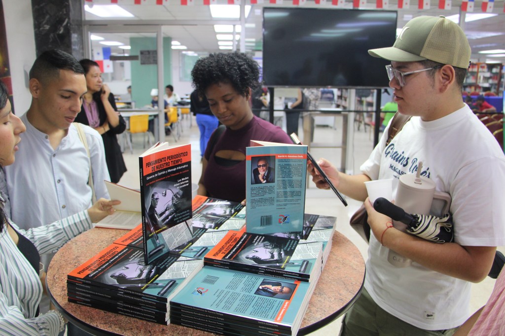 Garritt H, Geneteau Delis presenta su nueva obra y llama a ejercer un periodismo crítico y&nbsp;responsable