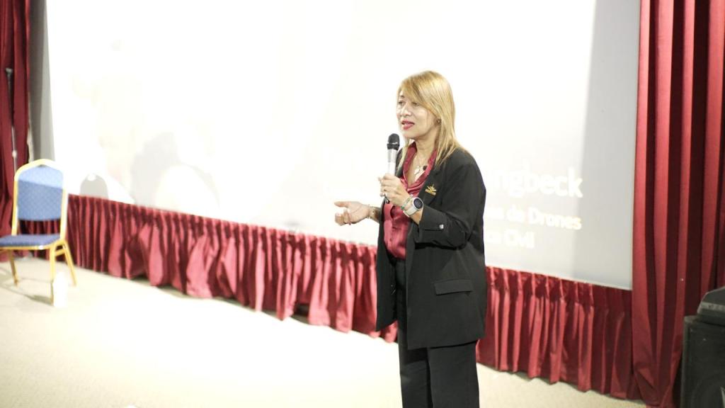 Realizan conversatorio sobre la regulación del uso de drones en&nbsp;Panamá