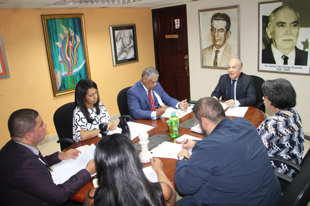 Universidad de Panamá instala comisión responsable del examen profesional de acceso a la&nbsp;abogacía