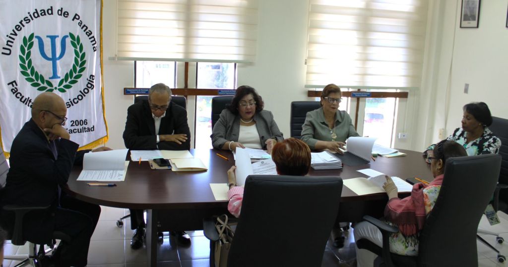 Instalan comisión del primer Doctorado en&nbsp;Psicología