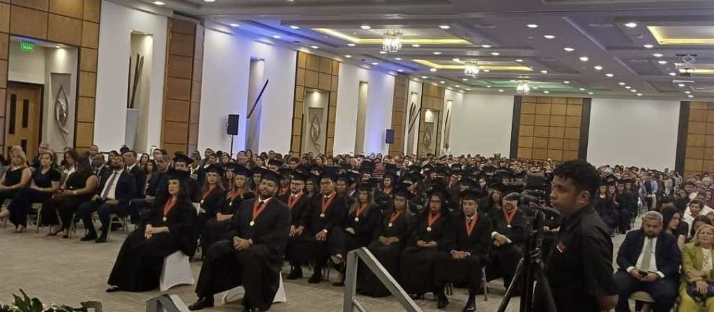 Facultad de Derecho de la Universidad de Panamá gradúa a 115 nuevos profesionales comprometidos con la justicia y la era digital