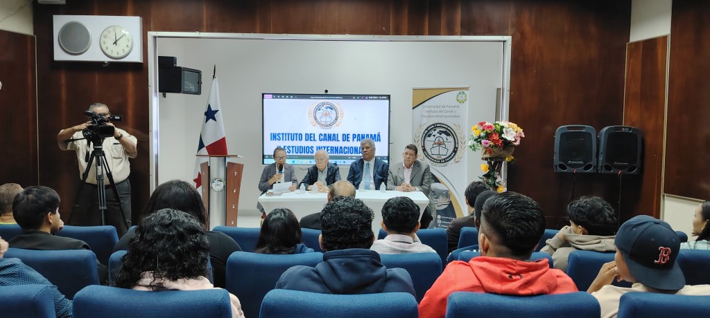 Instituto del Canal de la UP conmemora 34 años con foro sobre geopolítica, puertos y&nbsp;soberanía