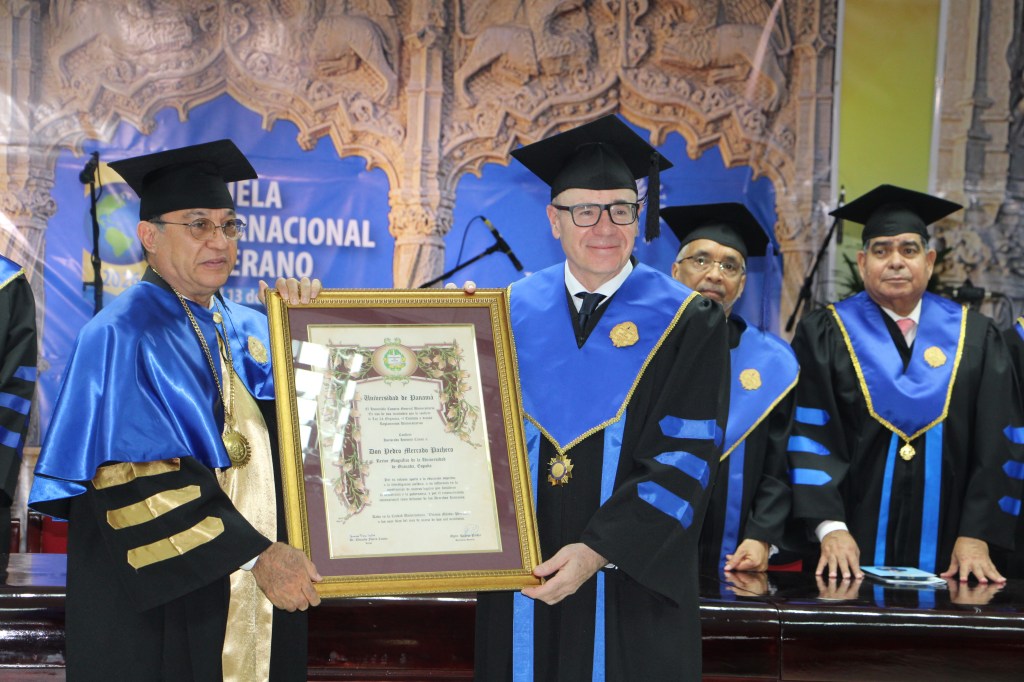 Universidad de Panamá otorga Doctorado Honoris Causa al rector de la Universidad de&nbsp;Granada