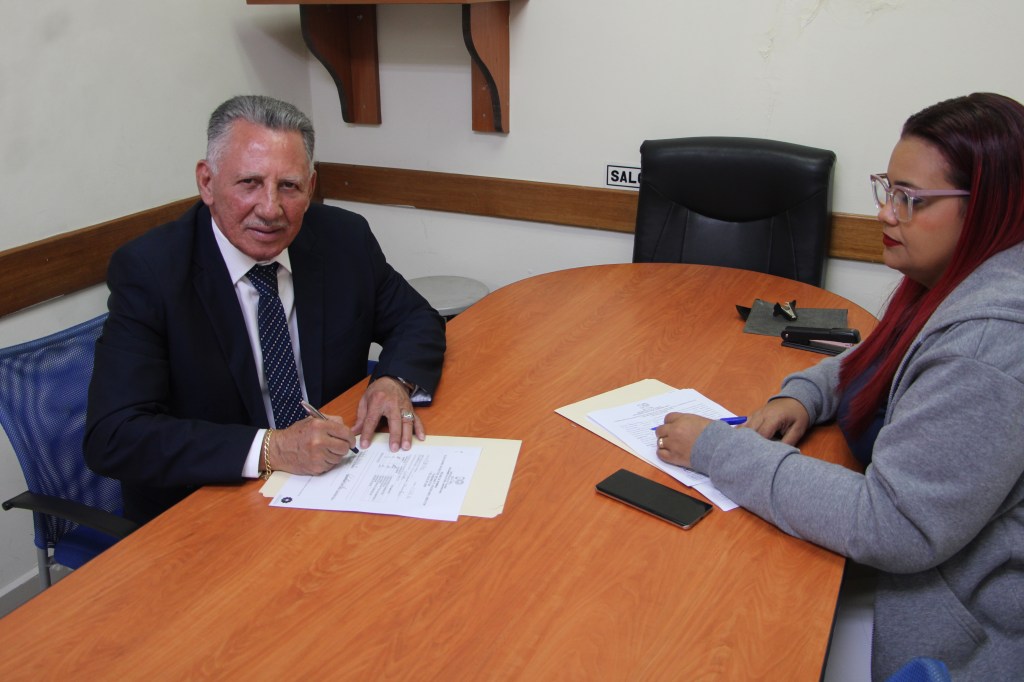 Profesor César Augusto García Escobar se postula como primer candidato a la rectoría de la Universidad de Panamá para el periodo&nbsp;2026-2031