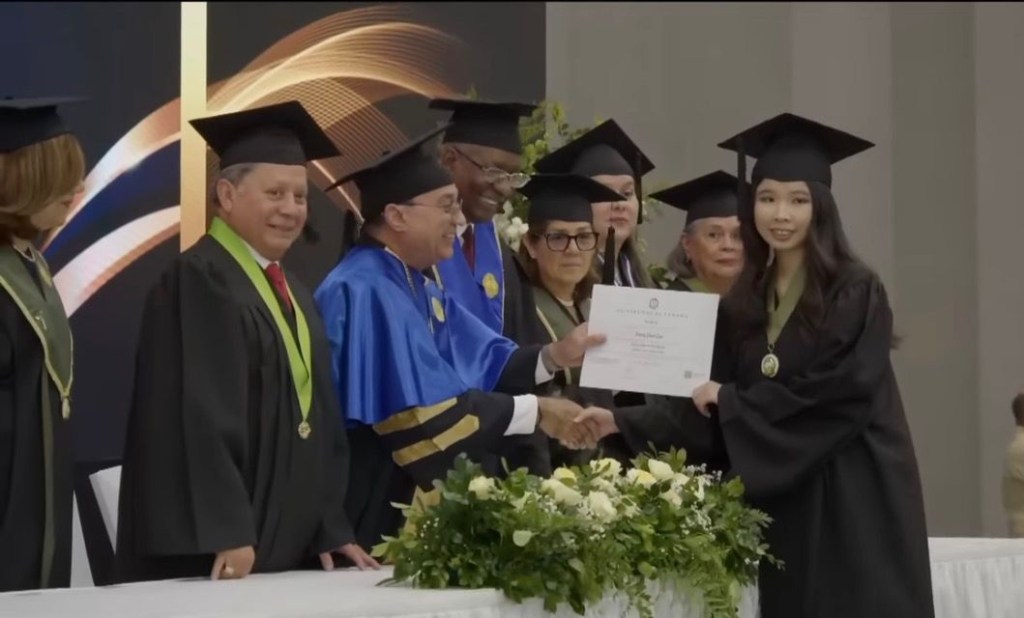 Universidad de Panamá gradúa a 92 nuevos profesionales en Farmacia para fortalecer el sistema de salud