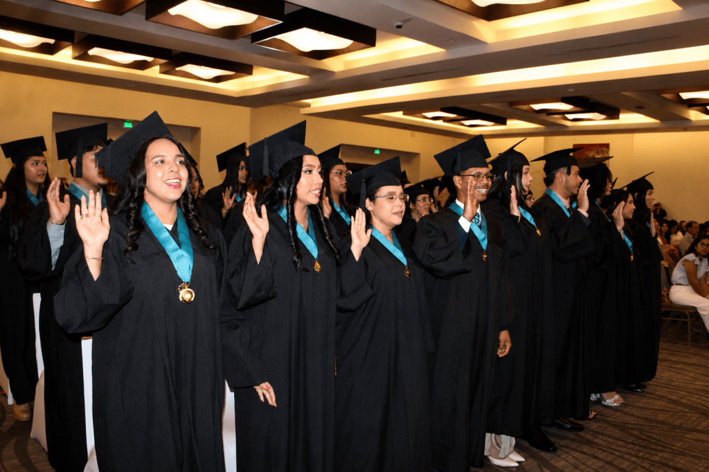 Facultad de Medicina Veterinaria gradúa nueva promoción de profesionales de la salud&nbsp;animal